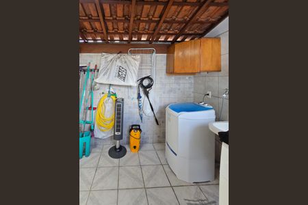 Casa à venda com 223m², 3 quartos e 2 vagasÁrea de Serviço