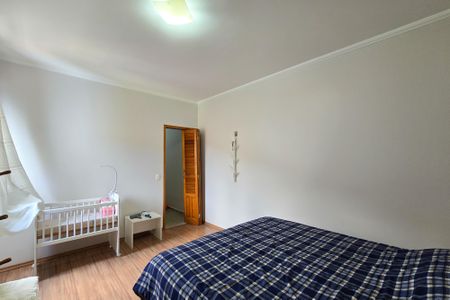 Casa à venda com 223m², 3 quartos e 2 vagasQuarto 2