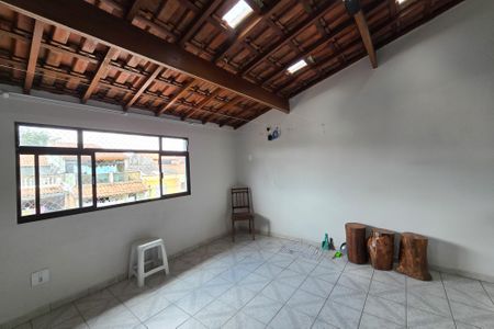 Casa à venda com 223m², 3 quartos e 2 vagasSótão