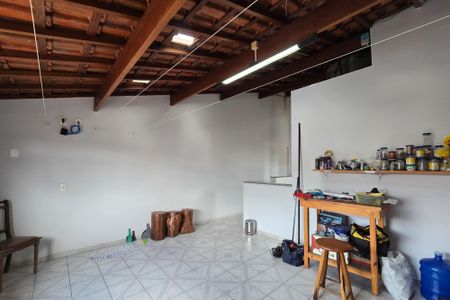 Casa à venda com 223m², 3 quartos e 2 vagasSótão