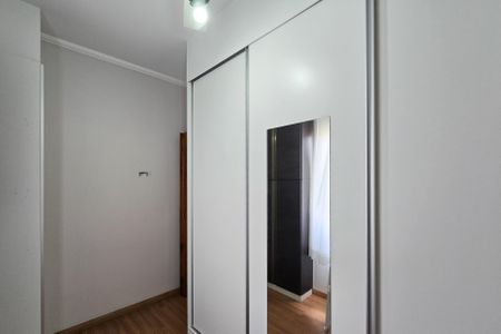 Casa à venda com 223m², 3 quartos e 2 vagasQuarto 1