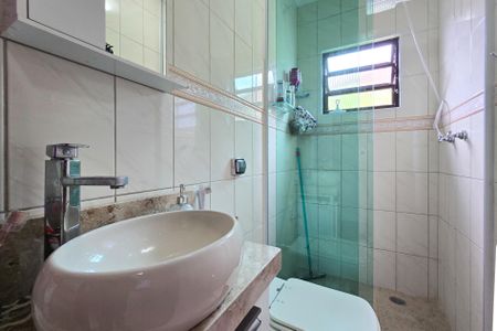 Casa à venda com 223m², 3 quartos e 2 vagasBanheiro Social