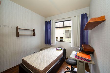 Sala de apartamento à venda com 3 quartos, 80m² em Coração Eucarístico, Belo Horizonte