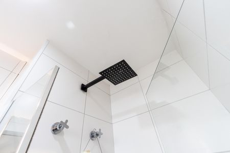 Apartamento para alugar com 65m², 1 quarto e 2 vagas Apartamento para alugar com 65m², 1 quarto e 2 vagasBanheiro da Suíte