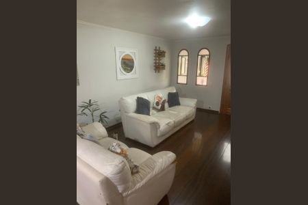 Sala de casa para alugar com 4 quartos, 128m² em Jardim Rizzo, São Paulo