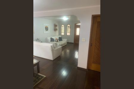 Sala de casa para alugar com 4 quartos, 128m² em Jardim Rizzo, São Paulo