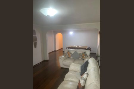 Sala de casa para alugar com 4 quartos, 128m² em Jardim Rizzo, São Paulo