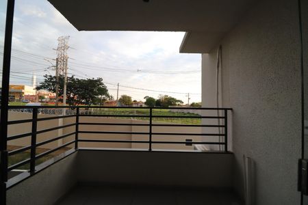 Sacada de apartamento para alugar com 2 quartos, 58m² em Shopping Park, Uberlândia
