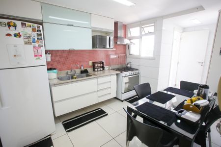 Apartamento à venda com 300m², 4 quartos e 2 vagasCozinha