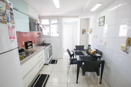 Apartamento à venda com 300m², 4 quartos e 2 vagasCozinha