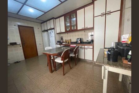 Apartamento à venda com 128m², 3 quartos e 6 vagas