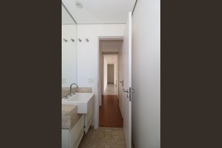 Apartamento à venda com 215m², 3 quartos e 4 vagasBanheiro da Suíte 3