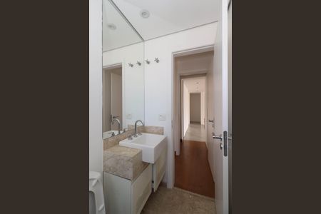 Apartamento à venda com 215m², 3 quartos e 4 vagasBanheiro da Suíte 3