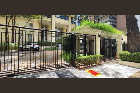 Apartamento à venda com 215m², 3 quartos e 4 vagasFachada