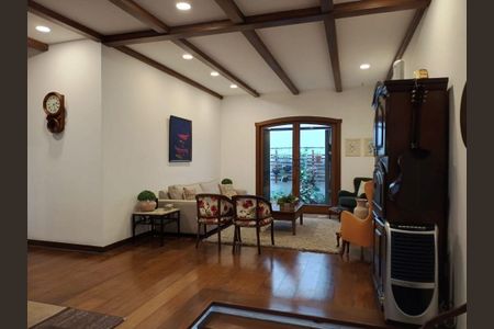 Casa à venda com 4 quartos, 189m² em Butantã, São Paulo