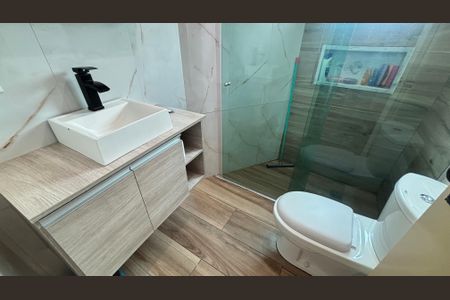 Casa à venda com 102m², 3 quartos e 1 vaga Casa à venda com 102m², 3 quartos e 1 vagaBanheiro 2