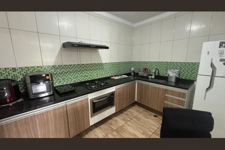 Casa à venda com 102m², 3 quartos e 1 vaga Casa à venda com 102m², 3 quartos e 1 vagaCozinha