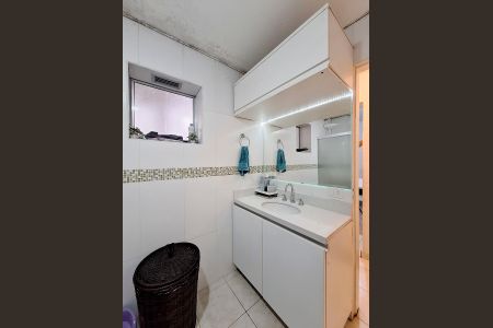 Casa à venda com 191m², 2 quartos e 3 vagas Casa à venda com 191m², 2 quartos e 3 vagasBanheiro