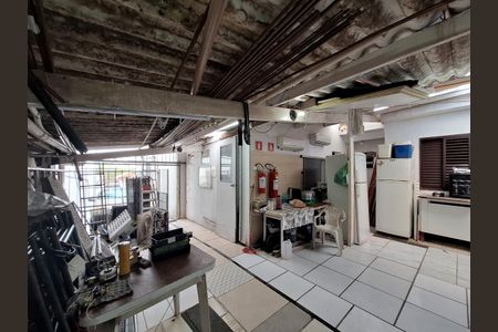Casa à venda com 191m², 2 quartos e 3 vagas Casa à venda com 191m², 2 quartos e 3 vagasQuntal