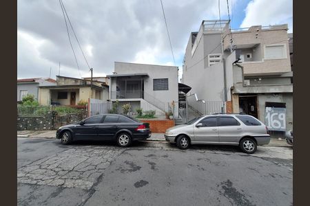 Casa à venda com 191m², 2 quartos e 3 vagas Casa à venda com 191m², 2 quartos e 3 vagasFachada
