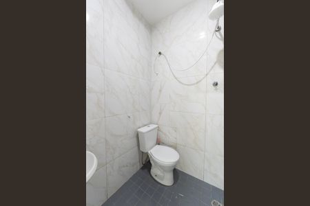 Studio para alugar com 35m², 1 quarto e sem vaga Studio para alugar com 35m², 1 quarto e sem vagaBanheiro Social