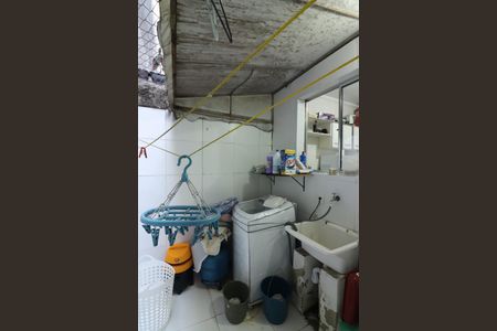 Casa de condomínio à venda com 70m², 2 quartos e 1 vagaÁrea de Serviço