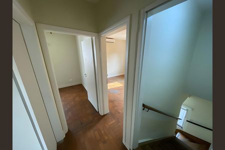 Casa para alugar com 3 quartos, 260m² em Vila Cordeiro, São Paulo