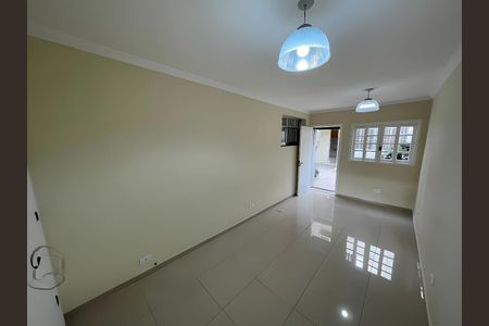 Casa para alugar com 3 quartos, 260m² em Vila Cordeiro, São Paulo