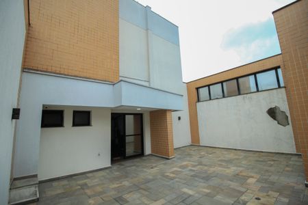 Apartamento à venda com 120m², 3 quartos e 3 vagas Apartamento à venda com 120m², 3 quartos e 3 vagasÁrea comum