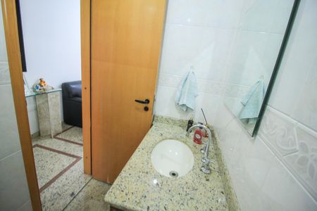 Apartamento à venda com 120m², 3 quartos e 3 vagas Apartamento à venda com 120m², 3 quartos e 3 vagasLavabo