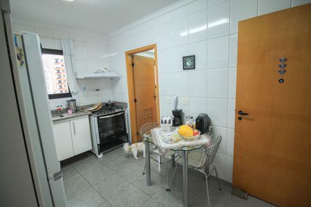Apartamento à venda com 120m², 3 quartos e 3 vagas Apartamento à venda com 120m², 3 quartos e 3 vagasCozinha