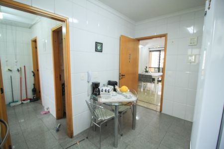 Apartamento à venda com 120m², 3 quartos e 3 vagas Apartamento à venda com 120m², 3 quartos e 3 vagasCozinha