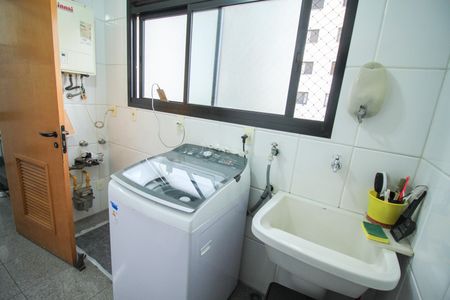 Apartamento à venda com 120m², 3 quartos e 3 vagas Apartamento à venda com 120m², 3 quartos e 3 vagasÁrea de Serviço