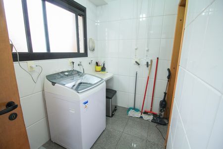Apartamento à venda com 120m², 3 quartos e 3 vagas Apartamento à venda com 120m², 3 quartos e 3 vagasÁrea de Serviço
