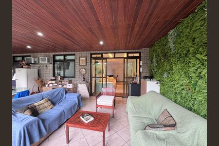 Apartamento à venda com 130m², 3 quartos e 3 vagasVaranda