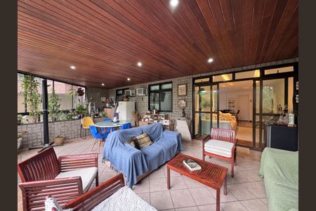 Apartamento à venda com 130m², 3 quartos e 3 vagasVaranda