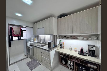 Apartamento à venda com 130m², 3 quartos e 3 vagasCozinha e Área de Serviço