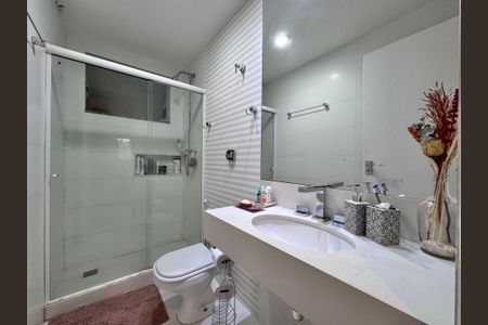 Apartamento à venda com 130m², 3 quartos e 3 vagasBanheiro Social