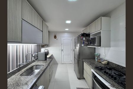 Apartamento à venda com 130m², 3 quartos e 3 vagasCozinha e Área de Serviço