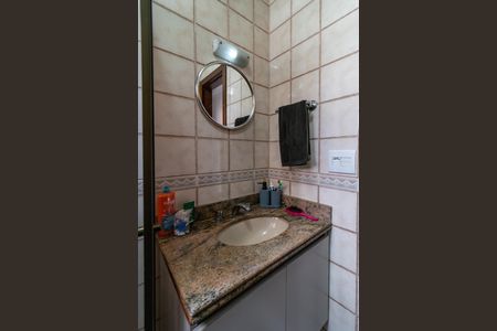 Casa à venda com 125m², 4 quartos e 4 vagas Casa à venda com 125m², 4 quartos e 4 vagasBanheiro