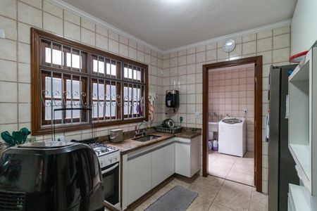Casa à venda com 125m², 4 quartos e 4 vagas Casa à venda com 125m², 4 quartos e 4 vagasCozinha