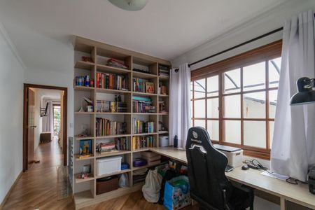 Casa à venda com 125m², 4 quartos e 4 vagas Casa à venda com 125m², 4 quartos e 4 vagasEscritório