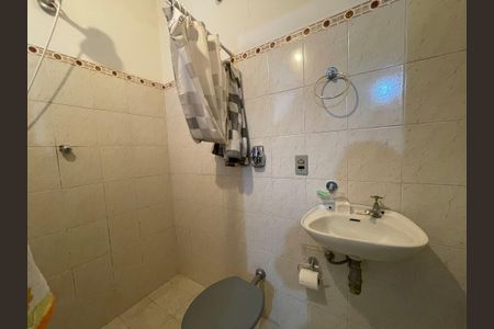 Casa à venda com 173m², 5 quartos e 4 vagasBanheiro 4