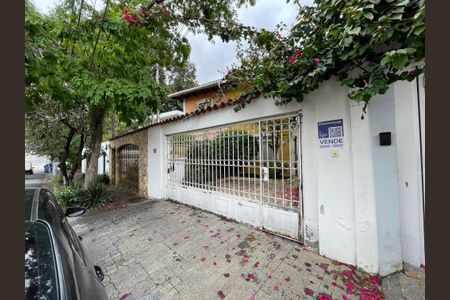 Casa à venda com 173m², 5 quartos e 4 vagasFachada e placa 