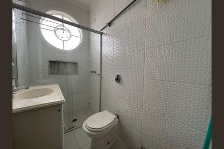Casa à venda com 173m², 5 quartos e 4 vagasBanheiro 1