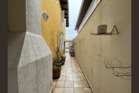 Casa à venda com 173m², 5 quartos e 4 vagasCorredor 