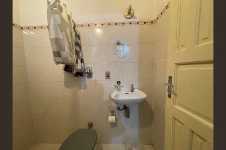 Casa à venda com 173m², 5 quartos e 4 vagasBanheiro 4