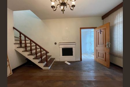 Casa à venda com 173m², 5 quartos e 4 vagasSala