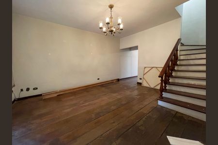 Casa à venda com 173m², 5 quartos e 4 vagasSala