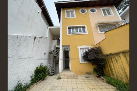 Casa à venda com 173m², 5 quartos e 4 vagasQuintal